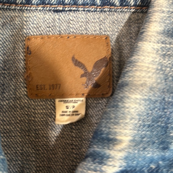 AMERICAN EAGLE OUTFITTERS WOMEN WASHED DENIM VEST IN SIZE SMALL - Picture 3 of 4